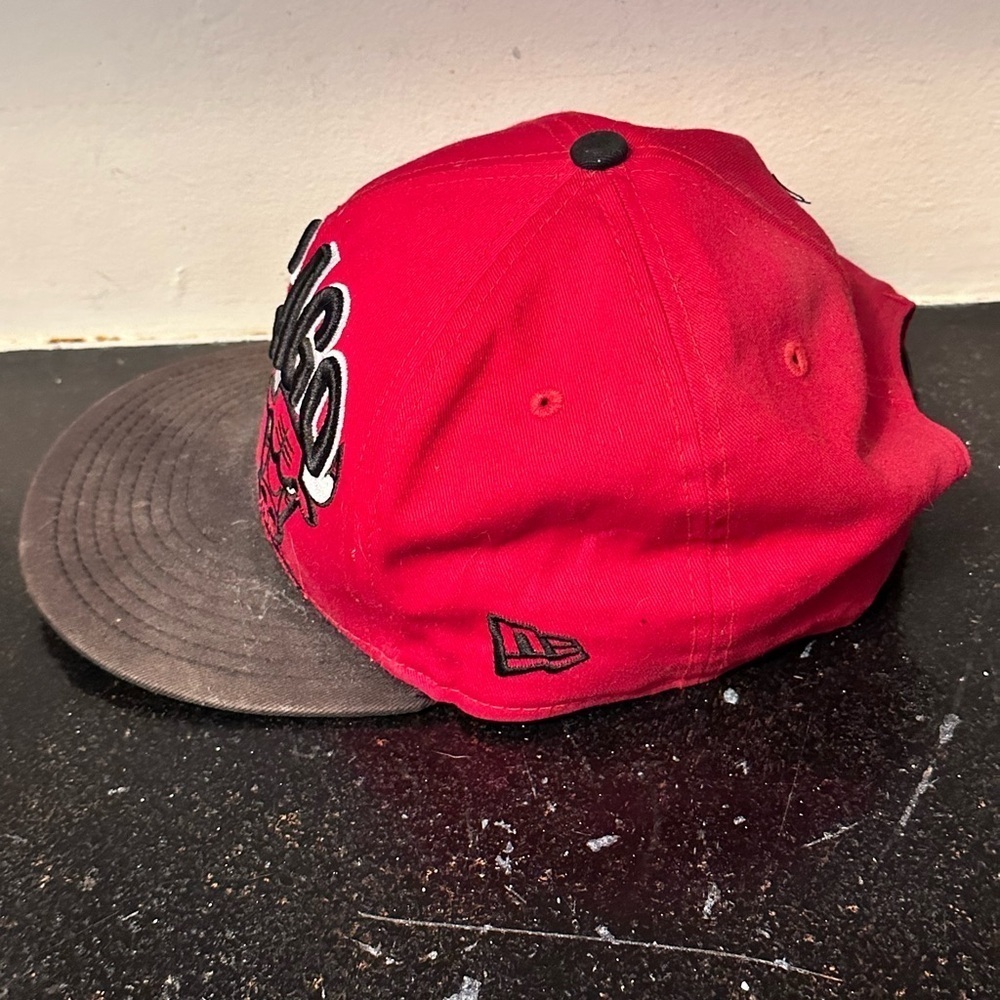 Chicago Bulls New Era Hardwood Classics Red SnapBack Hat - Picture 2 of 6